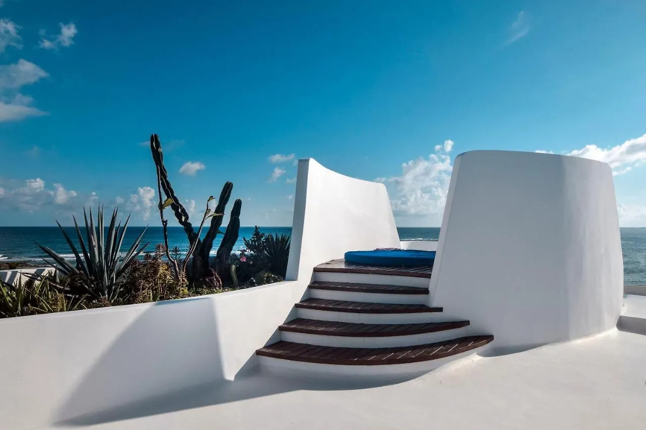 Villa La Maison Manati, Beachfront, Infinity Pool, Cooking Service Included Otel Tulum