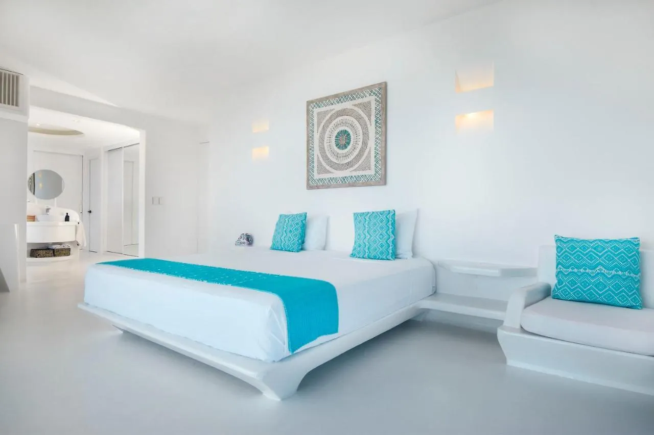 La Maison Manati, Beachfront, Infinity Pool, Cooking Service Included Otel Tulum Villa