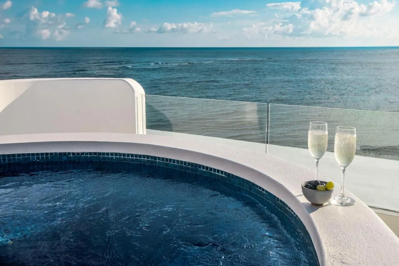 Villa La Maison Manati, Beachfront, Infinity Pool, Cooking Service Included Hotel Tulum